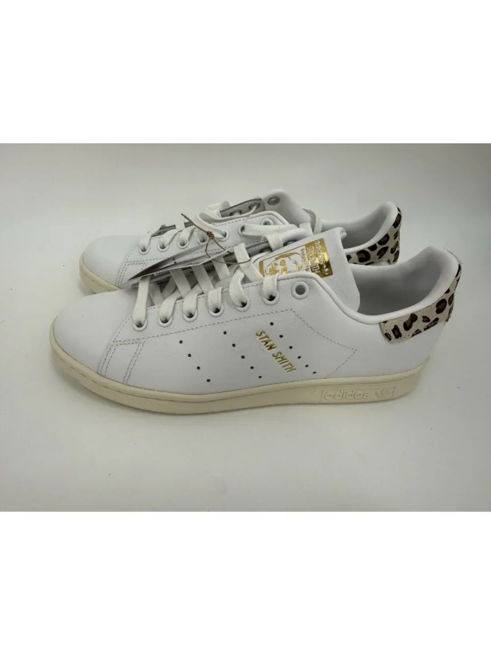 Women’s Adidas Stan Smith leather Sneakers White And Leopard Print Size 8 .5